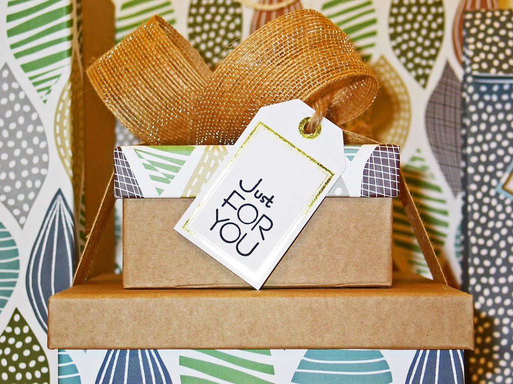 8 Presents for Cat Ladies That Are Beyond Purr-fect