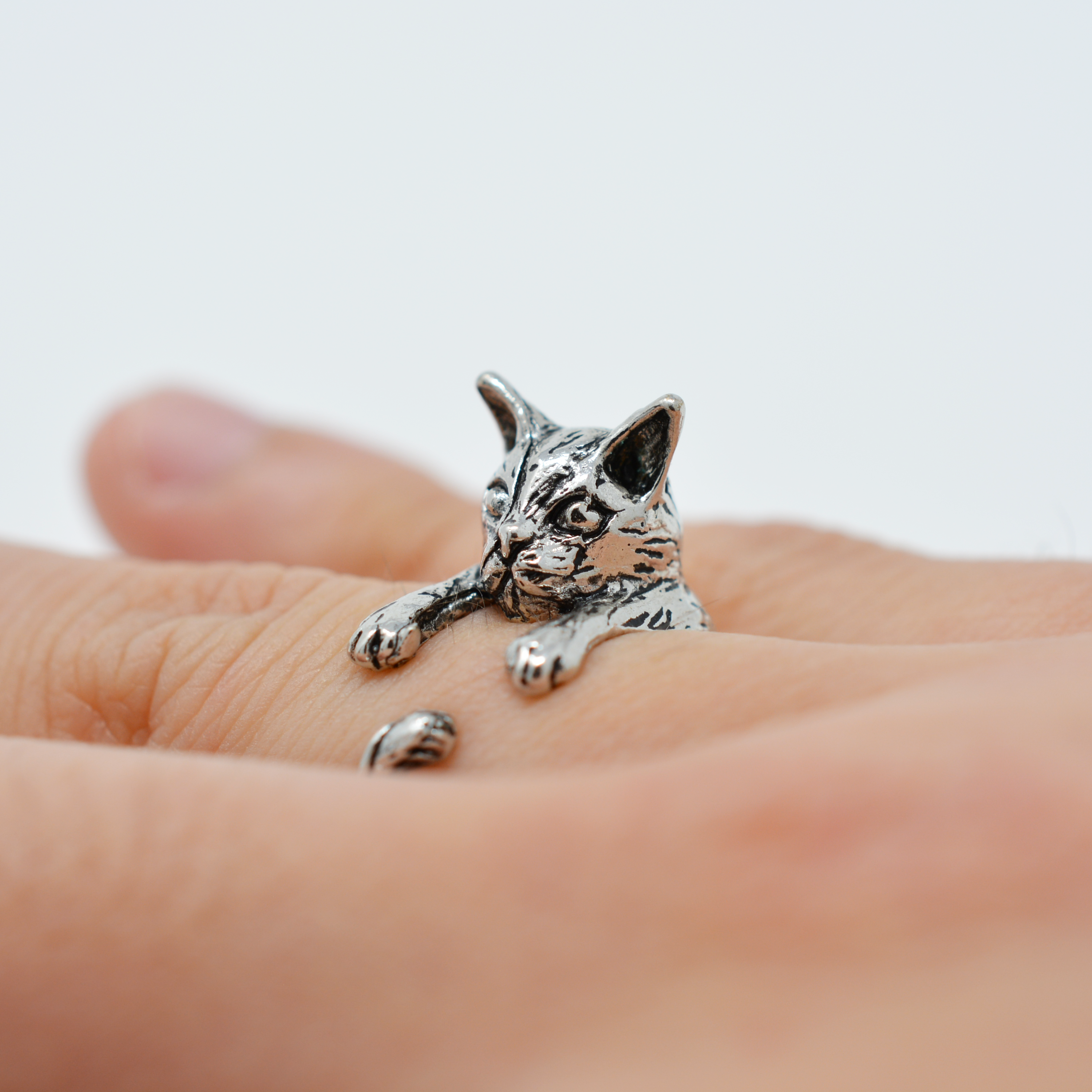 Vintage Style Cat-Figured Ring