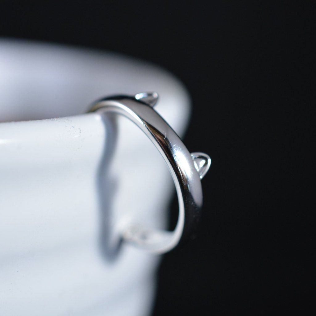 Ear Cat Ring on Pot 