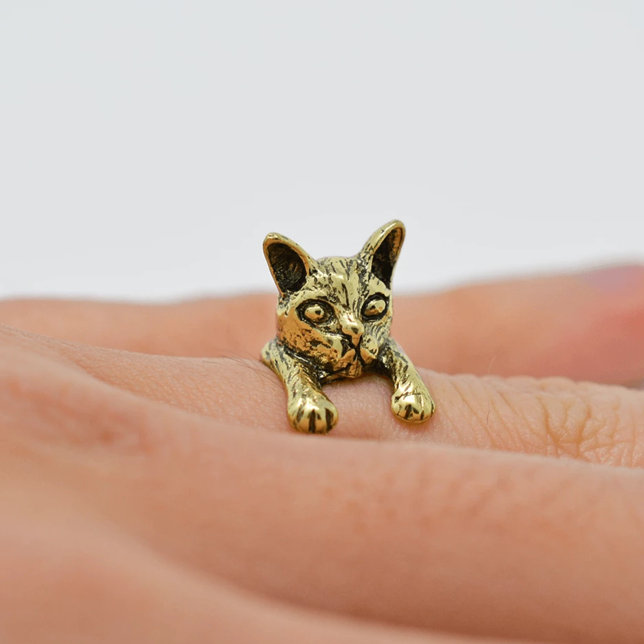 Vintage Style Cat-Figured Ring