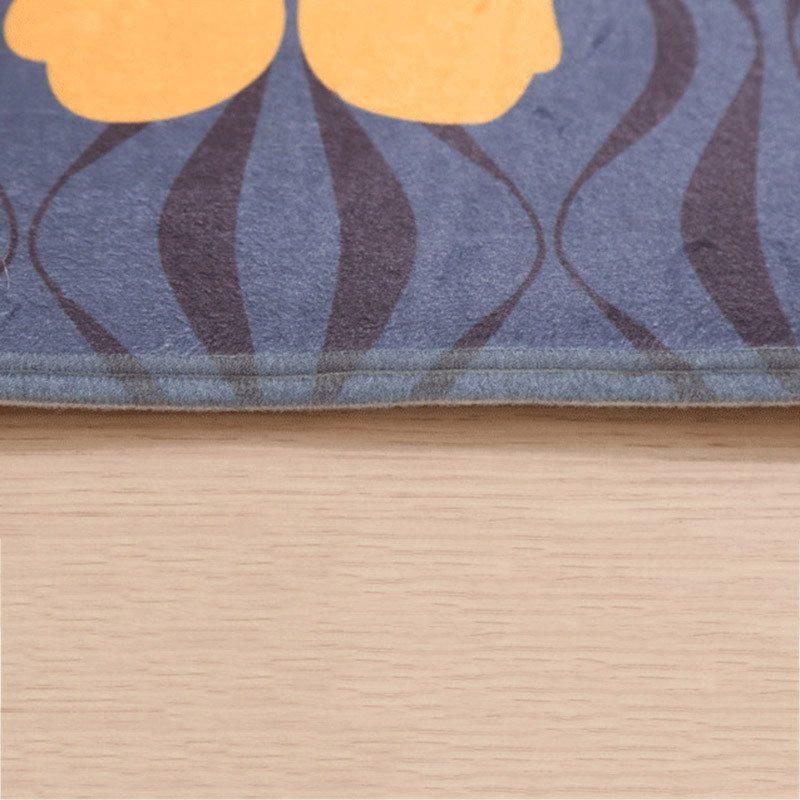 Close up of Side Cat Welcome Mat