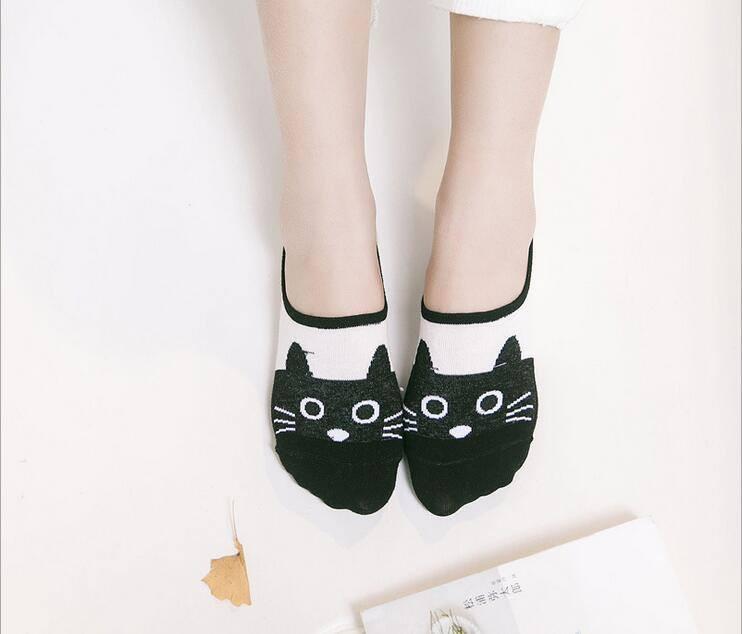 Black Cat Face Boat Socks model